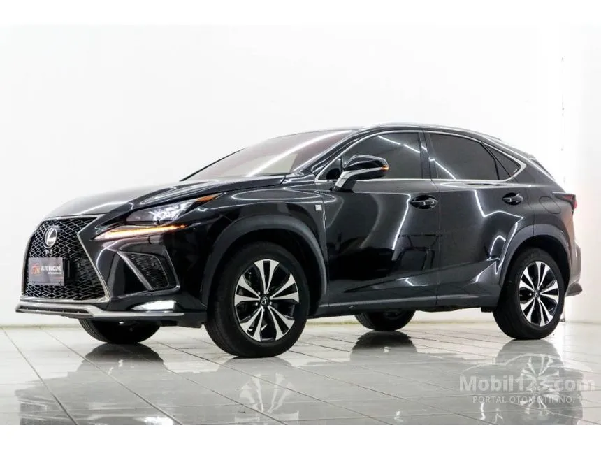 Jual Mobil Lexus NX 300 2018 F Sport 2.0 di Jawa Barat Automatic SUV Hitam Rp 562.000.000