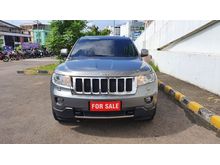 Jeep Grand Cherokee 4WD Overland CBU Fullspec AT 2011 Gray Metalik - Ongoing 29ribu Miles - Well Maintained