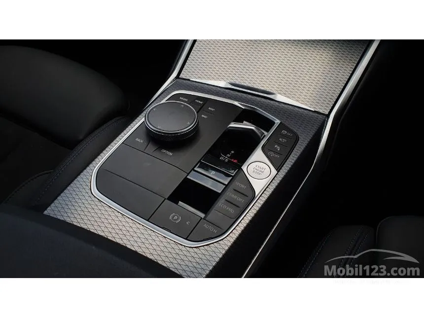 2024 BMW 320i M Sport Sedan