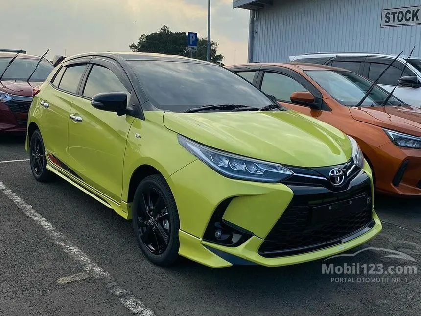 Jual Mobil Toyota Yaris 2024 S GR Sport 1.5 di Jawa Barat Automatic Hatchback Kuning Rp 290.000.000