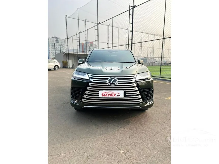 2025 Lexus LX 700h VIP SUV