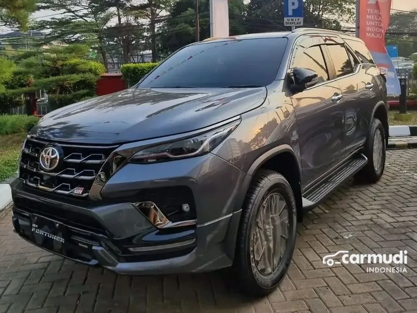 Jual Mobil Toyota Fortuner 2024 GR Sport 2.8 di Kalimantan Timur Automatic SUV Abu