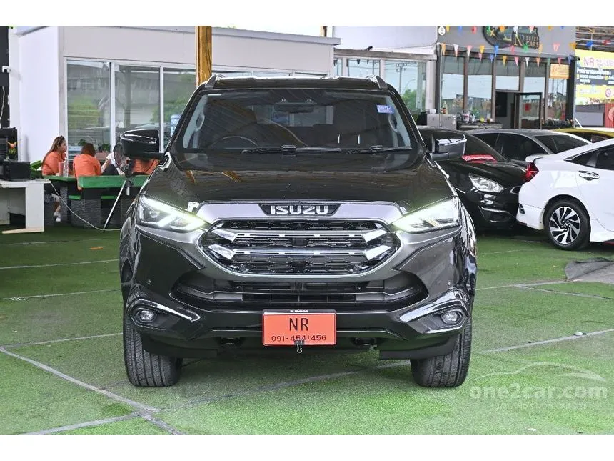 2022 Isuzu MU-X Ultimate SUV
