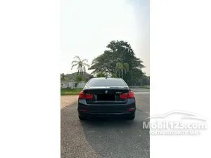 2015 BMW 320i 2.0 Sport Sedan