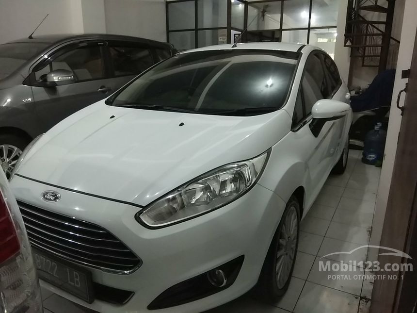 Jual Mobil Ford Fiesta 2015 Sport 1.5 di Jawa Tengah 