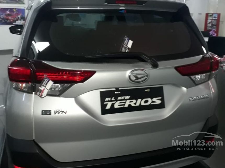  Jual  Mobil Daihatsu Terios  2022 R 1 5 di Jawa Barat 