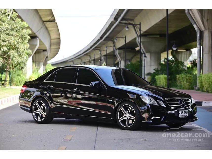 2011 Mercedes-Benz E250 CGI BlueEFFICIENCY AMG Sedan