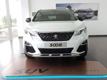 PEUGEOT 5008 SUV