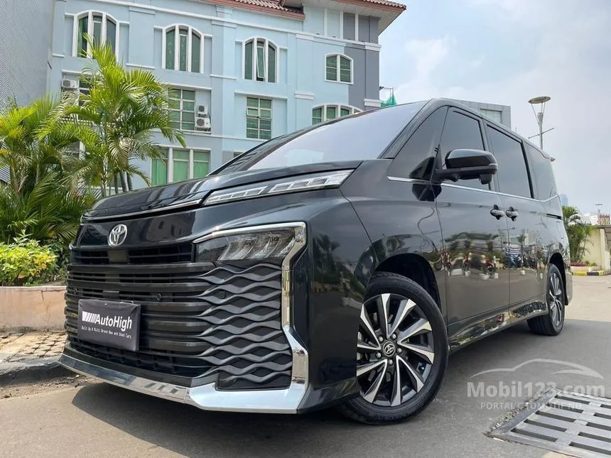 Jual Mobil Toyota Voxy 2022 2.0 di DKI Jakarta Automatic Wagon Hitam Rp 560.000.000