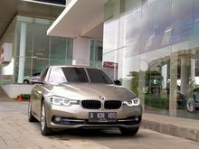 CANTIK DAN ANTIK BERWARRANTY 2016 BMW 320i 2.0 Sport Sedan