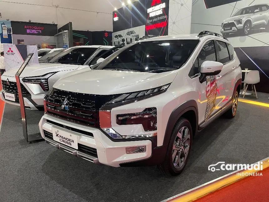 Jual Mobil Mitsubishi Xpander 2024 CROSS Premium Package 1.5 di Jawa Barat Automatic Wagon Putih Rp 300.000.000