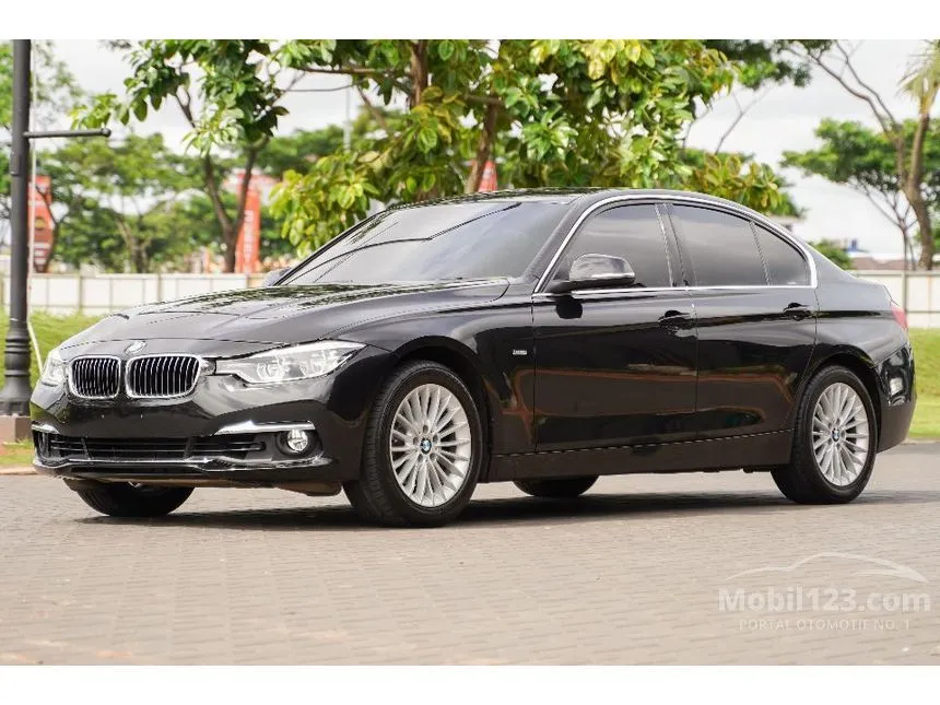 Jual Mobil BMW 320i 2018 Luxury 2.0 di DKI Jakarta Automatic Sedan Hitam Rp 359.000.000