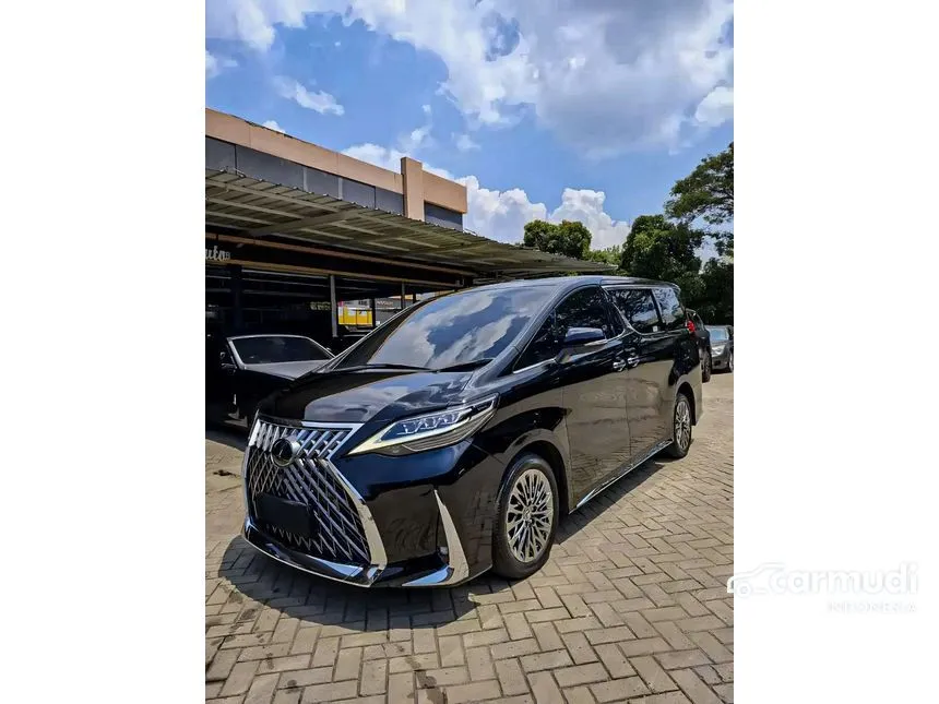 2020 Lexus LM 350 4 Seater MPV
