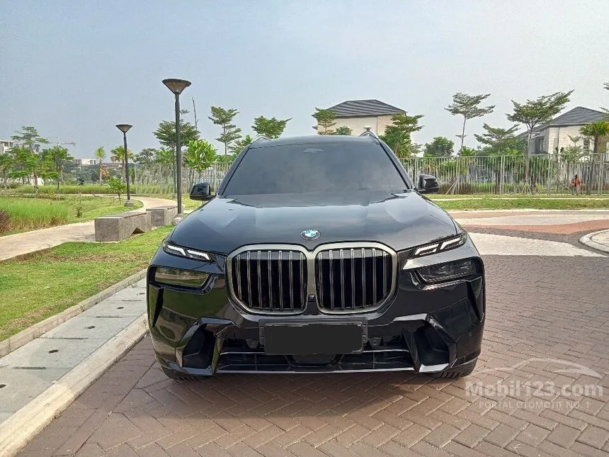 Jual Mobil BMW X7 2023 xDrive40i M Sport 3.0 di DKI Jakarta Automatic Wagon Hitam Rp 2.300.000.000