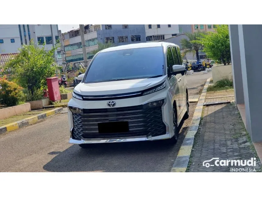 2022 Toyota Voxy (Premium Color) MPV