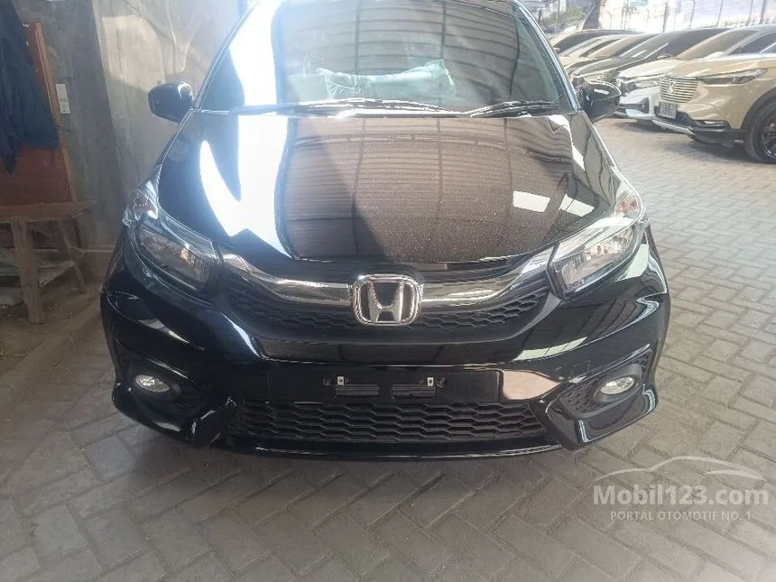 Jual Mobil Honda Brio 2024 E Satya 1.2 di Jawa Timur Manual Hatchback Hitam Rp 192.300.000