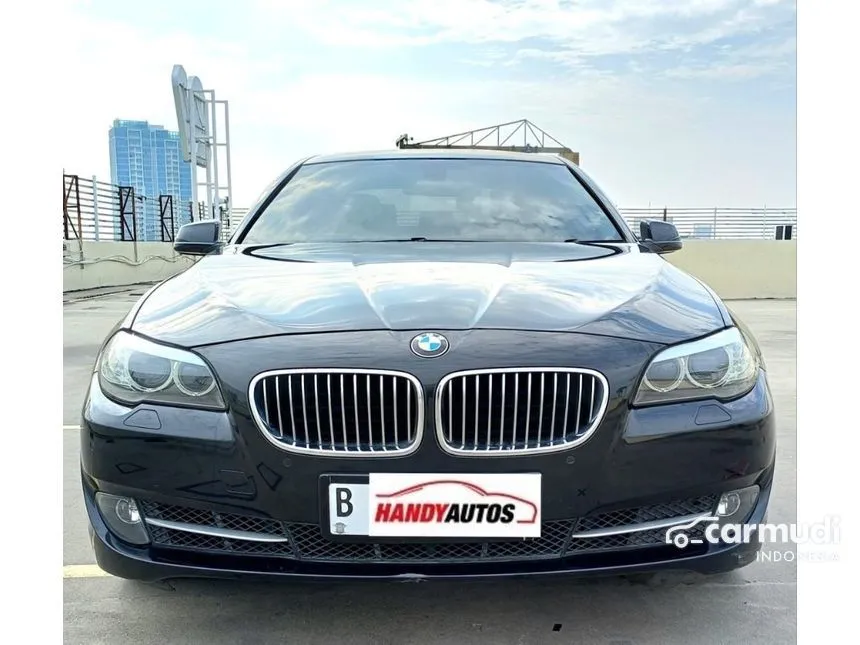 2013 BMW 520i Luxury Sedan