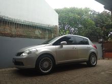 Nissan versa/latio