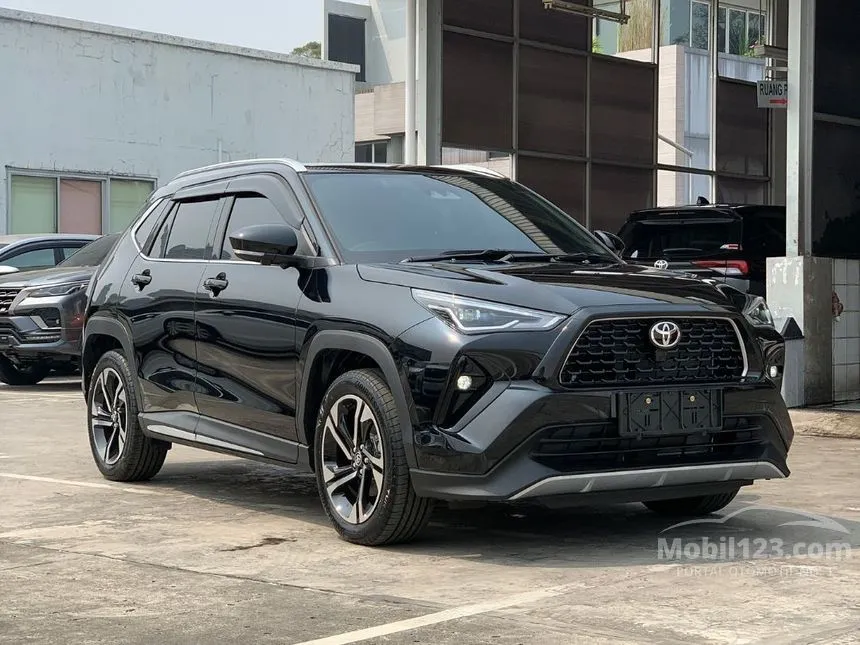 Jual Mobil Toyota Yaris Cross 2024 S 1.5 di Jawa Timur Automatic Wagon Hitam Rp 388.888.888