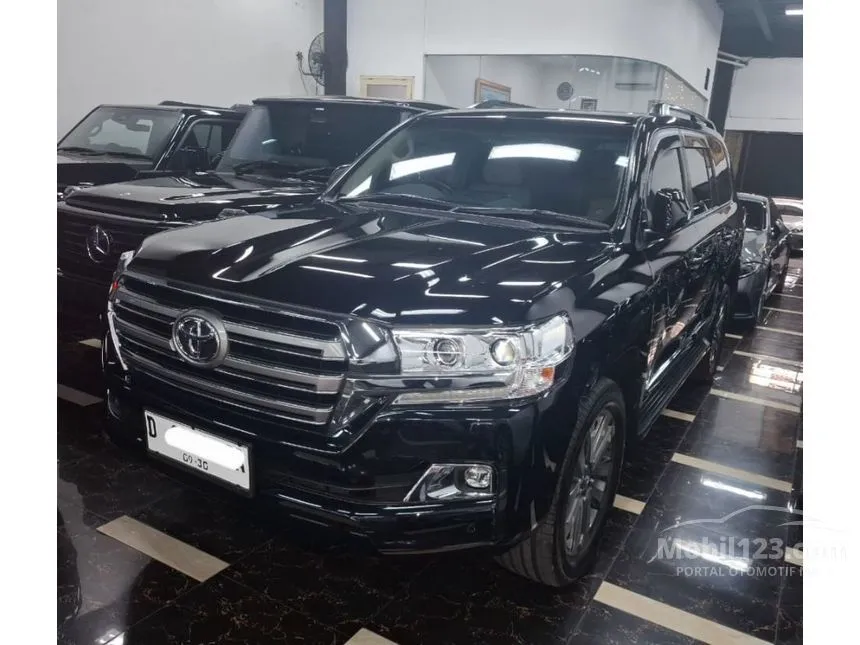2020 Toyota Land Cruiser 200 VX SUV