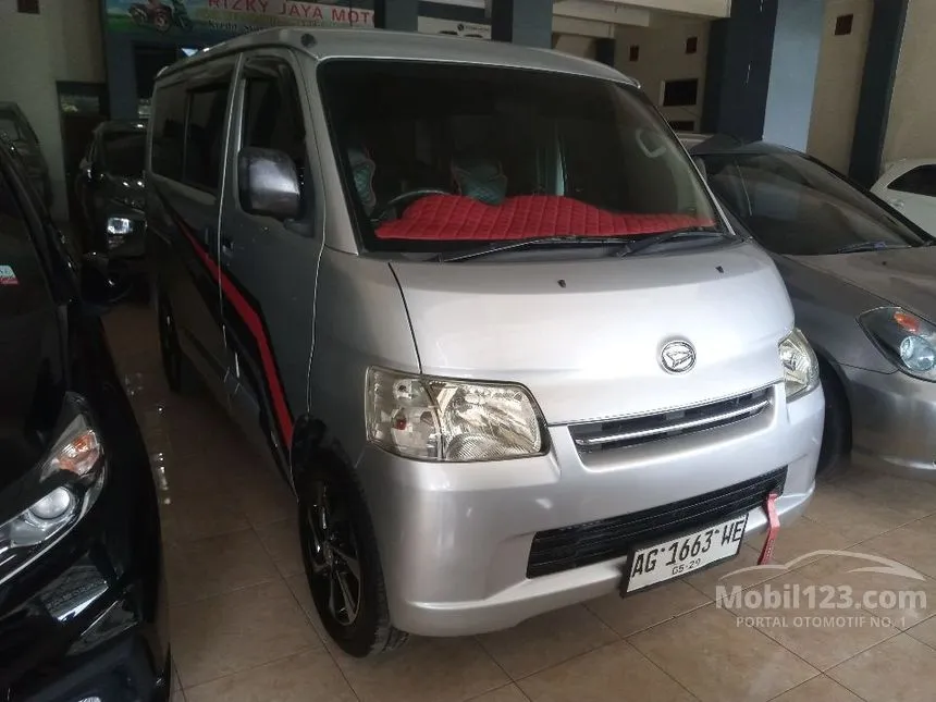 Jual Mobil Daihatsu Gran Max 2013 Mini Bus D 1.3 di Jawa Timur Manual Van Silver Rp 95.000.000