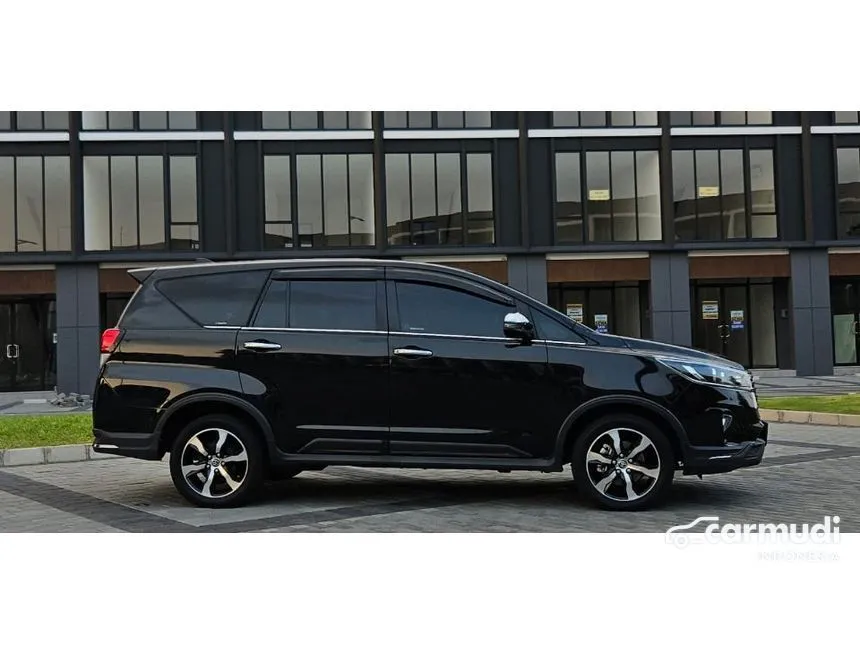 2021 Toyota Kijang Innova Venturer MPV