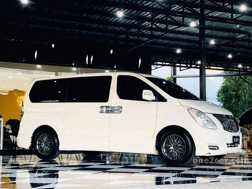 2017 Hyundai H-1 Limited II Van
