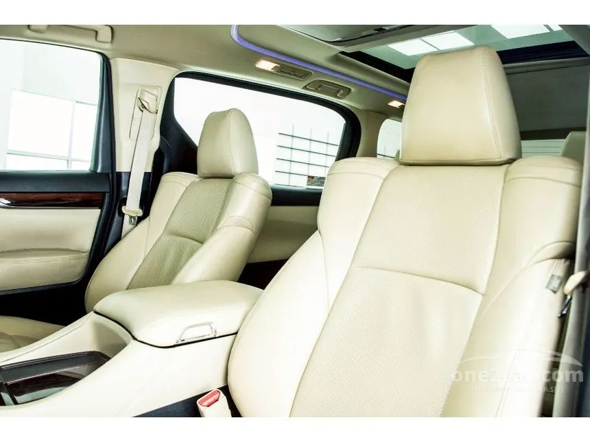 2015 Toyota ALPHARD Hybrid X E-Four Van
