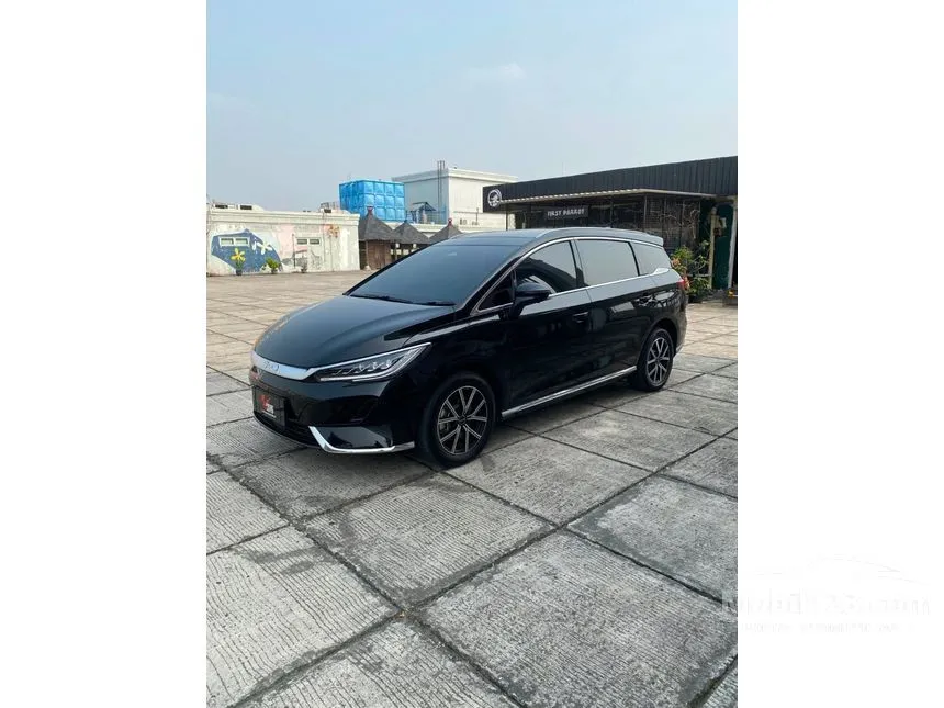 2025 BYD M6 Superior Captain 6 Seater MPV