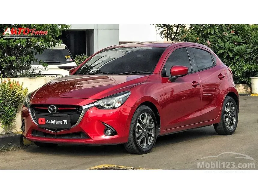 Jual Mobil Mazda 2 2015 GT 1.5 di Jawa Barat Automatic Hatchback Merah Rp 160.000.000