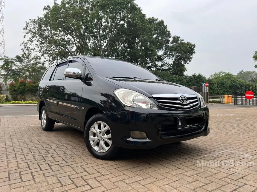 Jual Mobil Toyota Kijang Innova 2011 G 2.0 di Banten Automatic MPV Hitam Rp 125.000.000