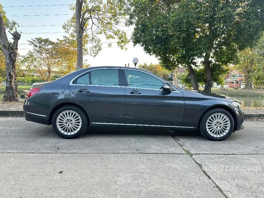 2016 Mercedes-Benz C180 Sedan
