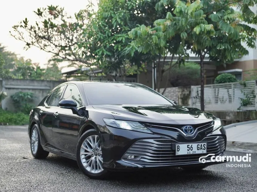 2019 Toyota Camry Hybrid Sedan
