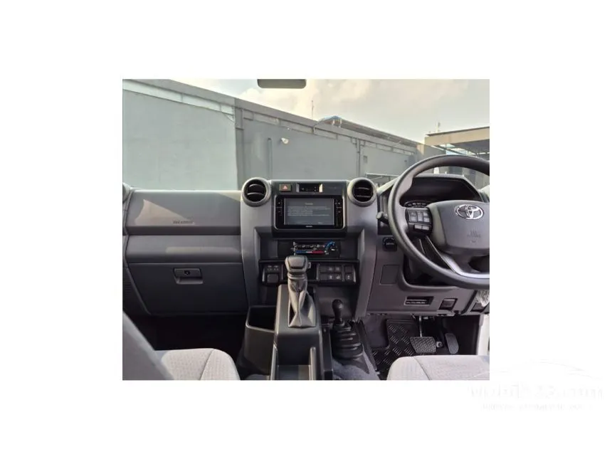 2026 Toyota Land Cruiser 70 GXL SUV