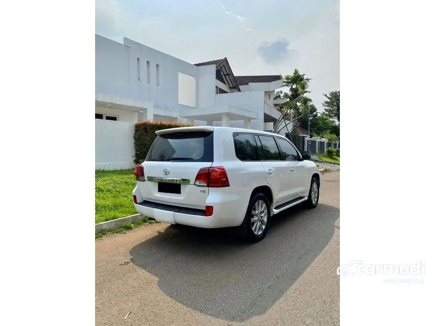 2011 Toyota Land Cruiser 200 Full spec SUV