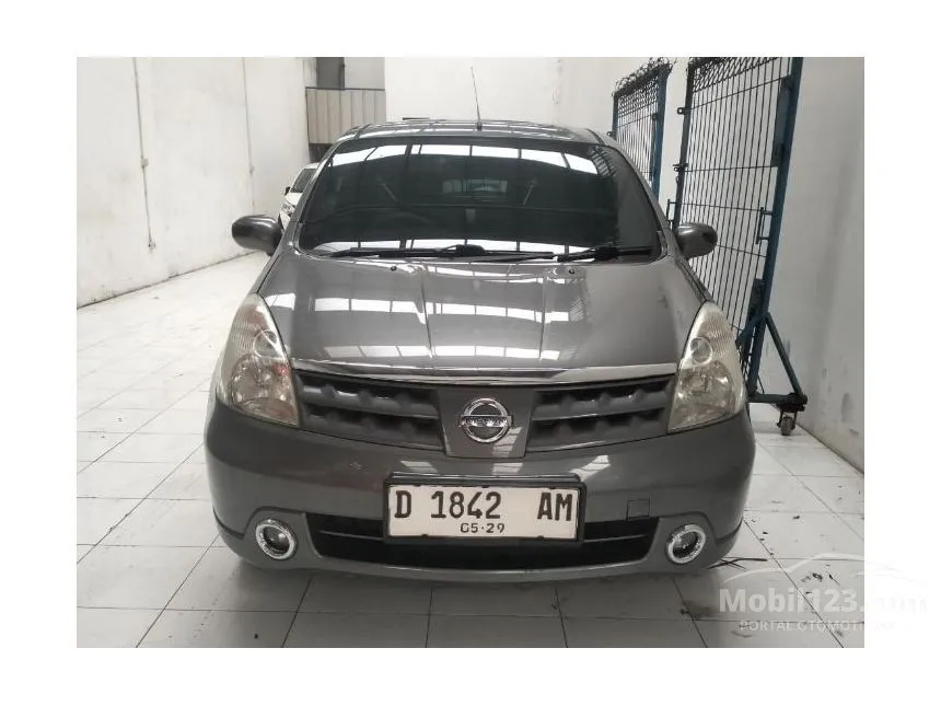 Jual Mobil Nissan Grand Livina 2010 XV 1.5 di Jawa Barat Manual MPV Abu