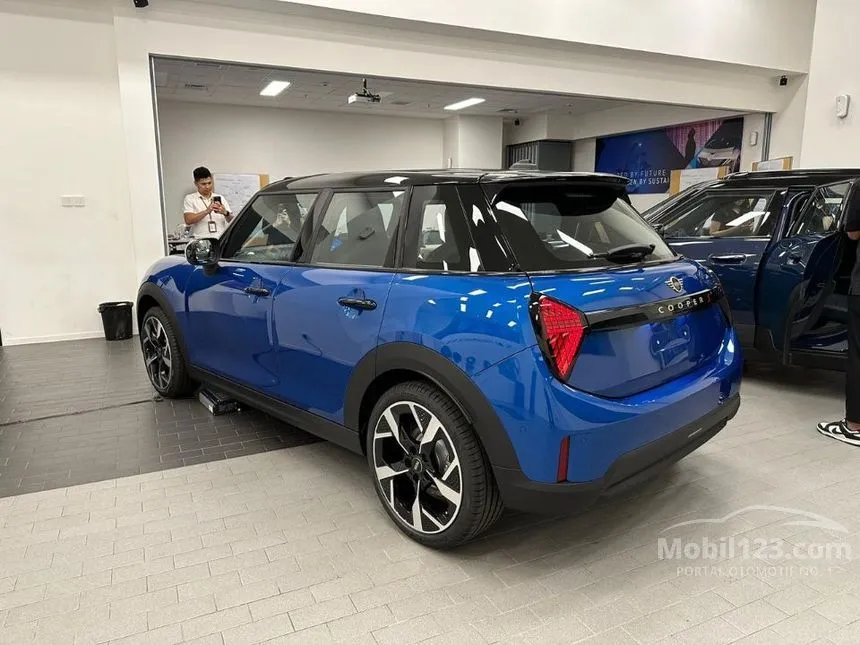 2025 MINI Cooper S 5 Door Hatchback