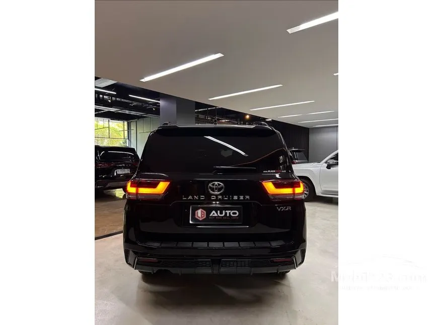 2025 Toyota Land Cruiser 300 VX-R SUV