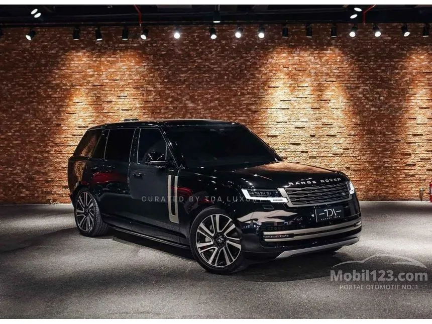 2023 Land Rover Range Rover Vogue PHEV P440e LWB SUV