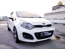 2014 KIA Rio 1.4 UB Hatchback Ciamik Terawat