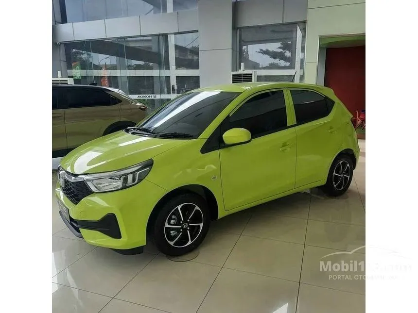 Jual Mobil Honda Brio 2024 E Satya 1.2 di Jawa Timur Automatic Hatchback Kuning Rp 189.800.000