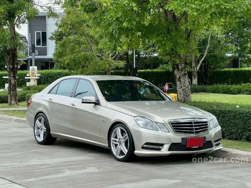 2011 Mercedes-Benz E250 CGI BlueEFFICIENCY Sedan