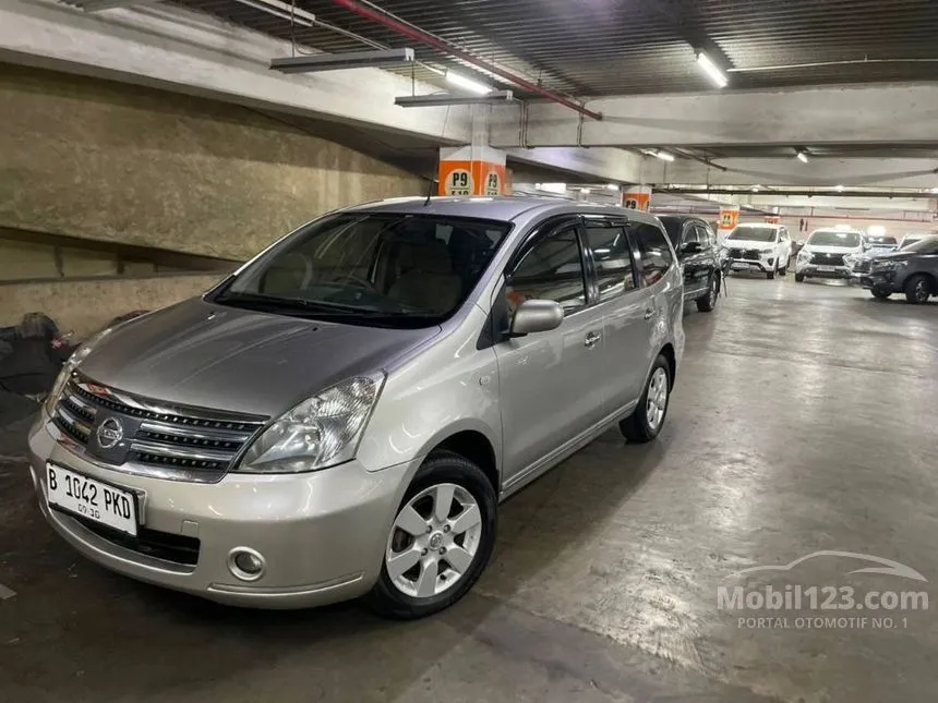 2010 Nissan Grand Livina XV MPV