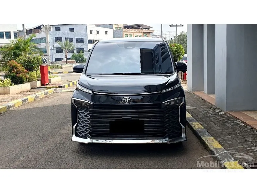 2023 Toyota Voxy (Non Premium Color) MPV