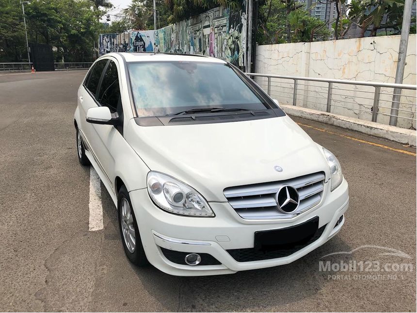 Jual Mobil Mercedes-Benz B180 2011 B180 1.7 di DKI Jakarta 