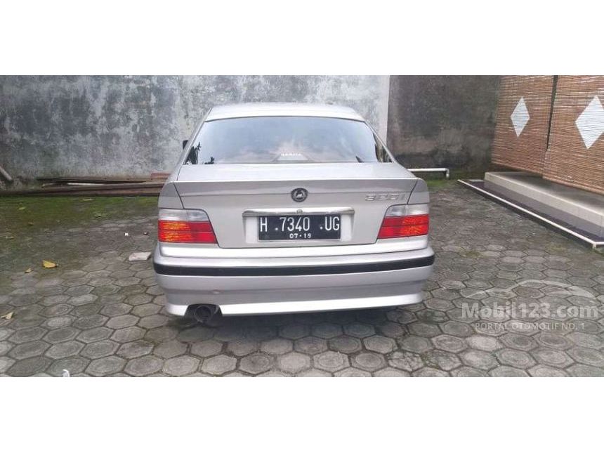 1995 BMW 325i 2.5 Manual Sedan