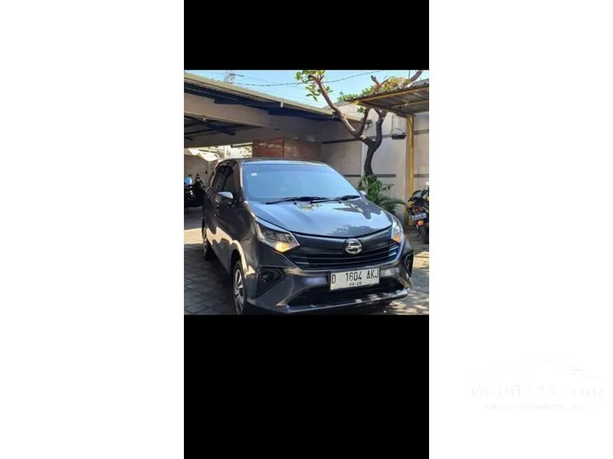 Jual Mobil Daihatsu Sigra 2023 M 1.0 di Jawa Barat Manual MPV Abu
