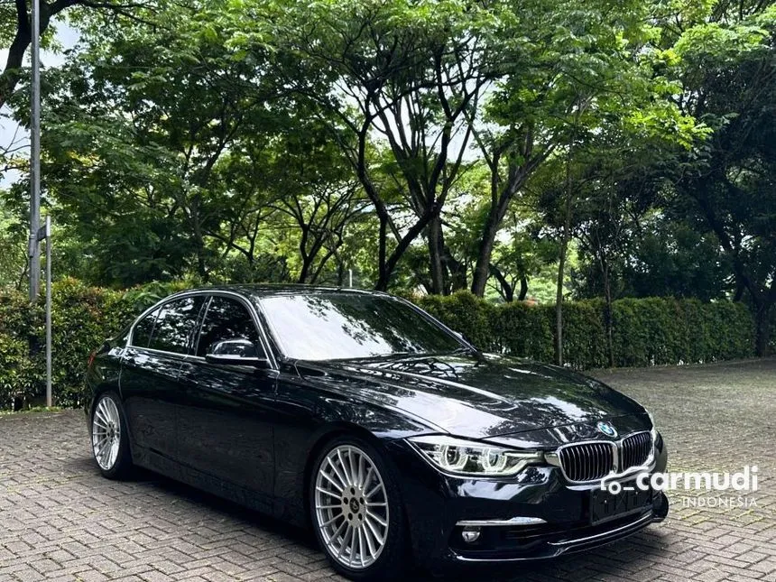 2018 BMW 320i Luxury Sedan