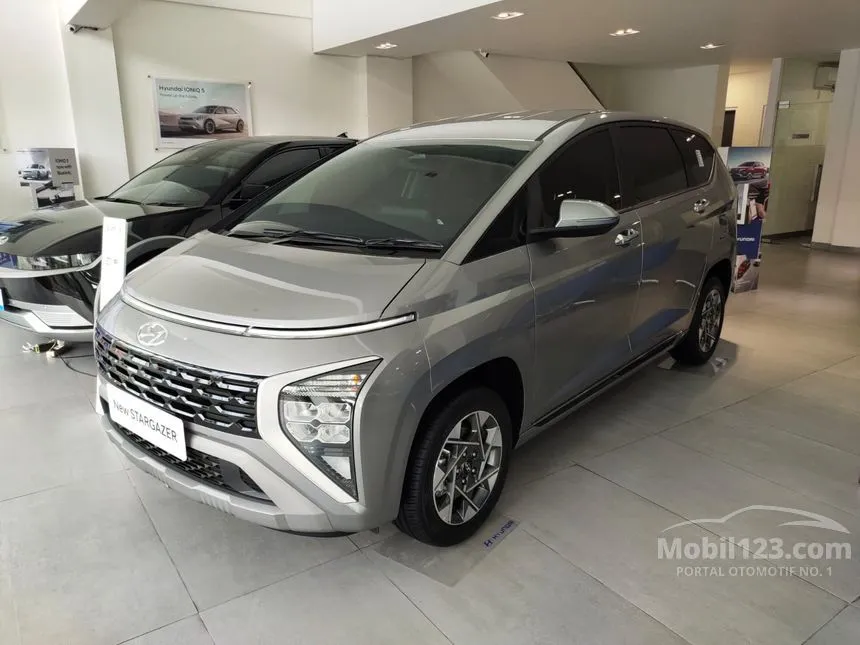 Jual Mobil Hyundai Stargazer 2024 Prime 1.5 di Jawa Barat Automatic Wagon Abu
