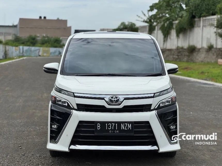 Jual Mobil Toyota Voxy 2020 2.0 di Banten Automatic Wagon Putih Rp 348.000.000